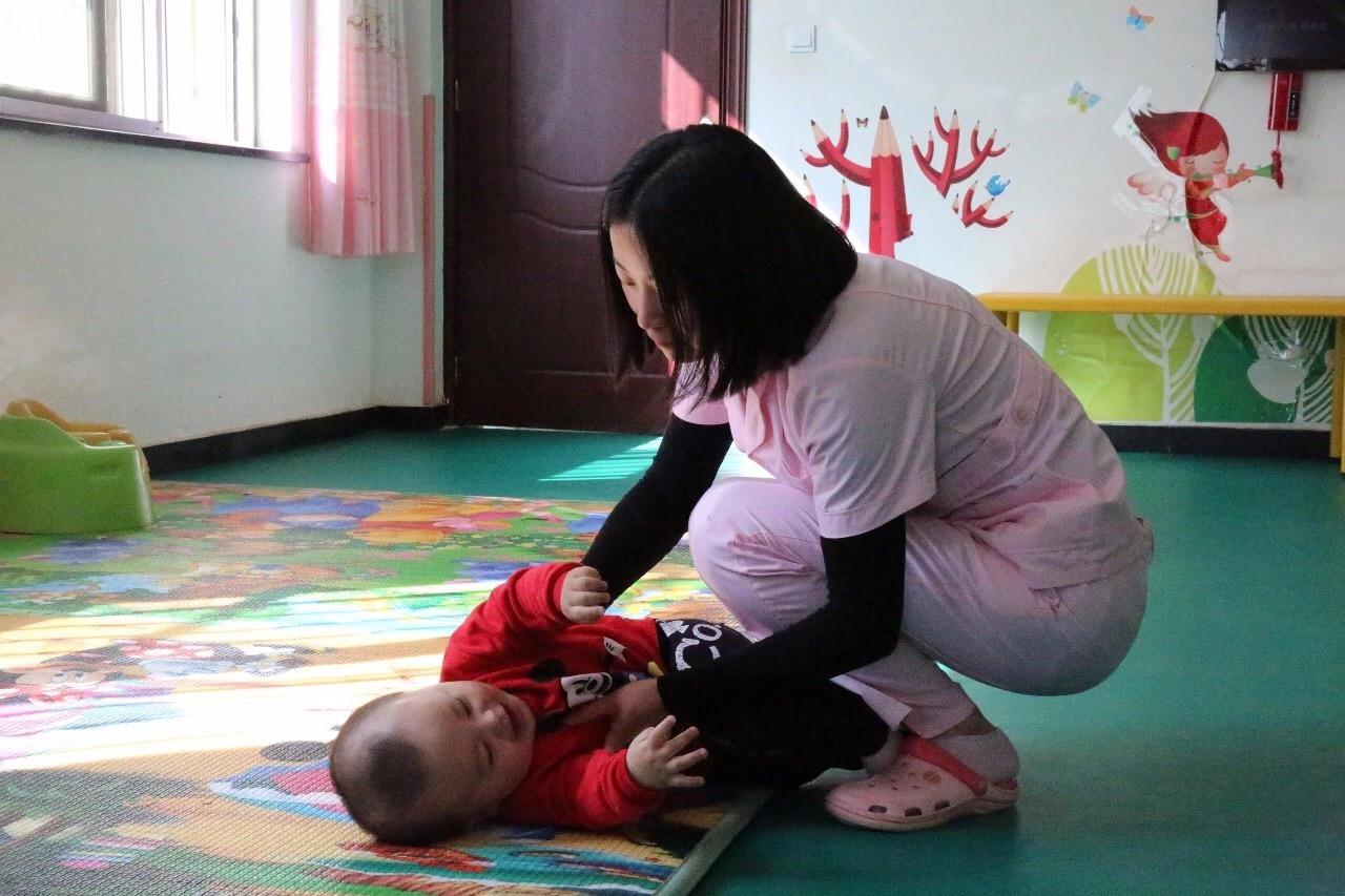 以愛之名，90后女孩重回福利院