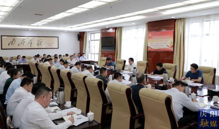 黃澤元在與招商引資項目落地服務(wù)工作人員座談時強調(diào) 明確工作責(zé)任 簡化辦事流程 提高服務(wù)質(zhì)效 促進更多招商引資項目更快落地建設(shè)