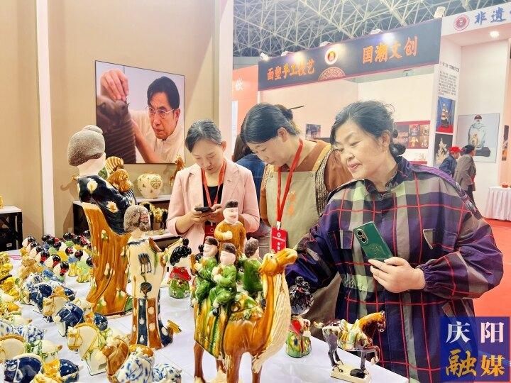 香包牽線聚人氣！第十八屆慶陽香包民俗文化節(jié)旅游綜合收入6100萬元