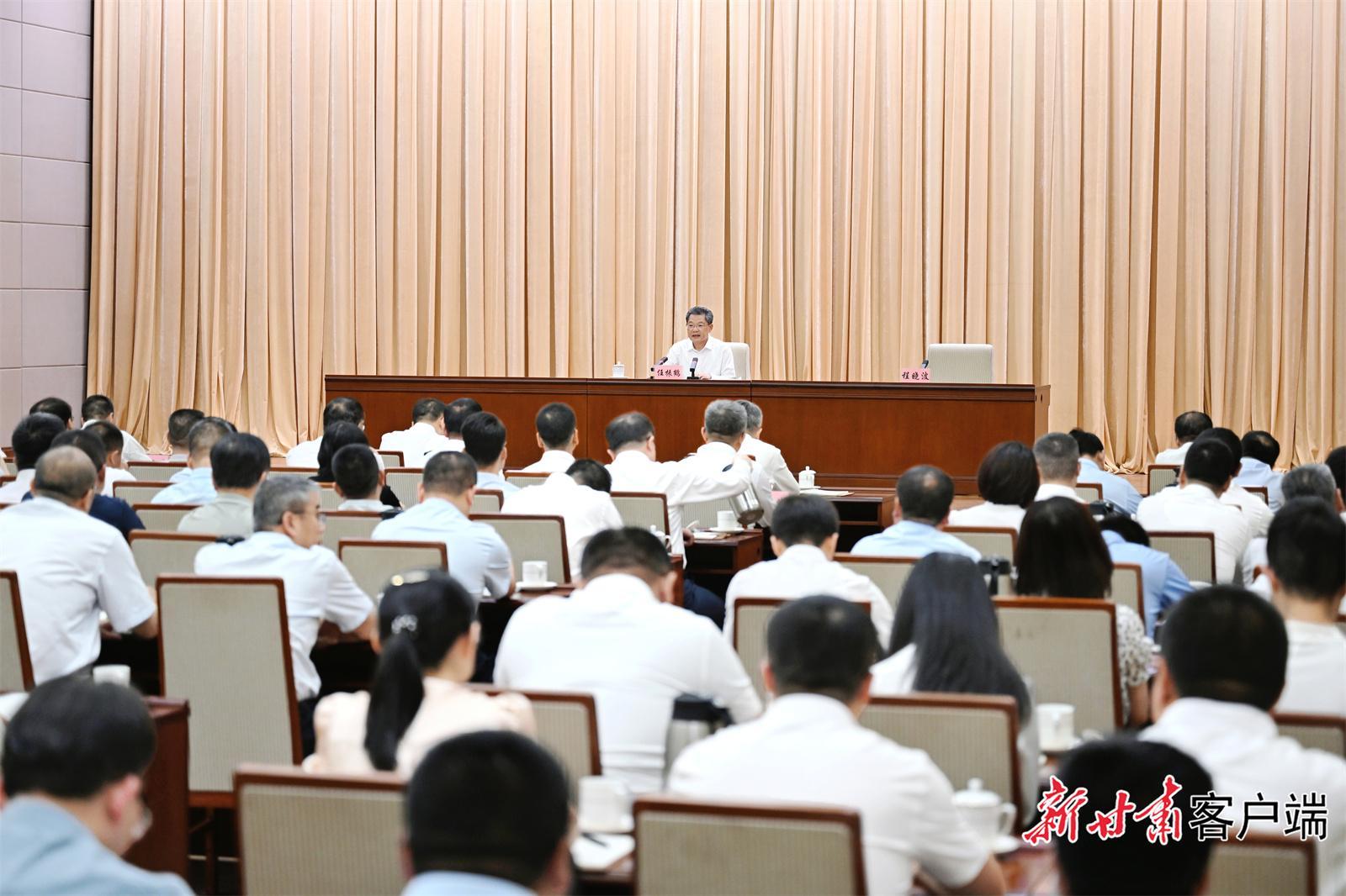 任振鶴在講深入貫徹中央八項規(guī)定精神學(xué)習(xí)教育專題黨課時強(qiáng)調(diào) 從習(xí)近平總書記用典感悟黨的作風(fēng)建設(shè)之道 以優(yōu)良作風(fēng)振奮精神激發(fā)斗志樹立形象推動發(fā)展