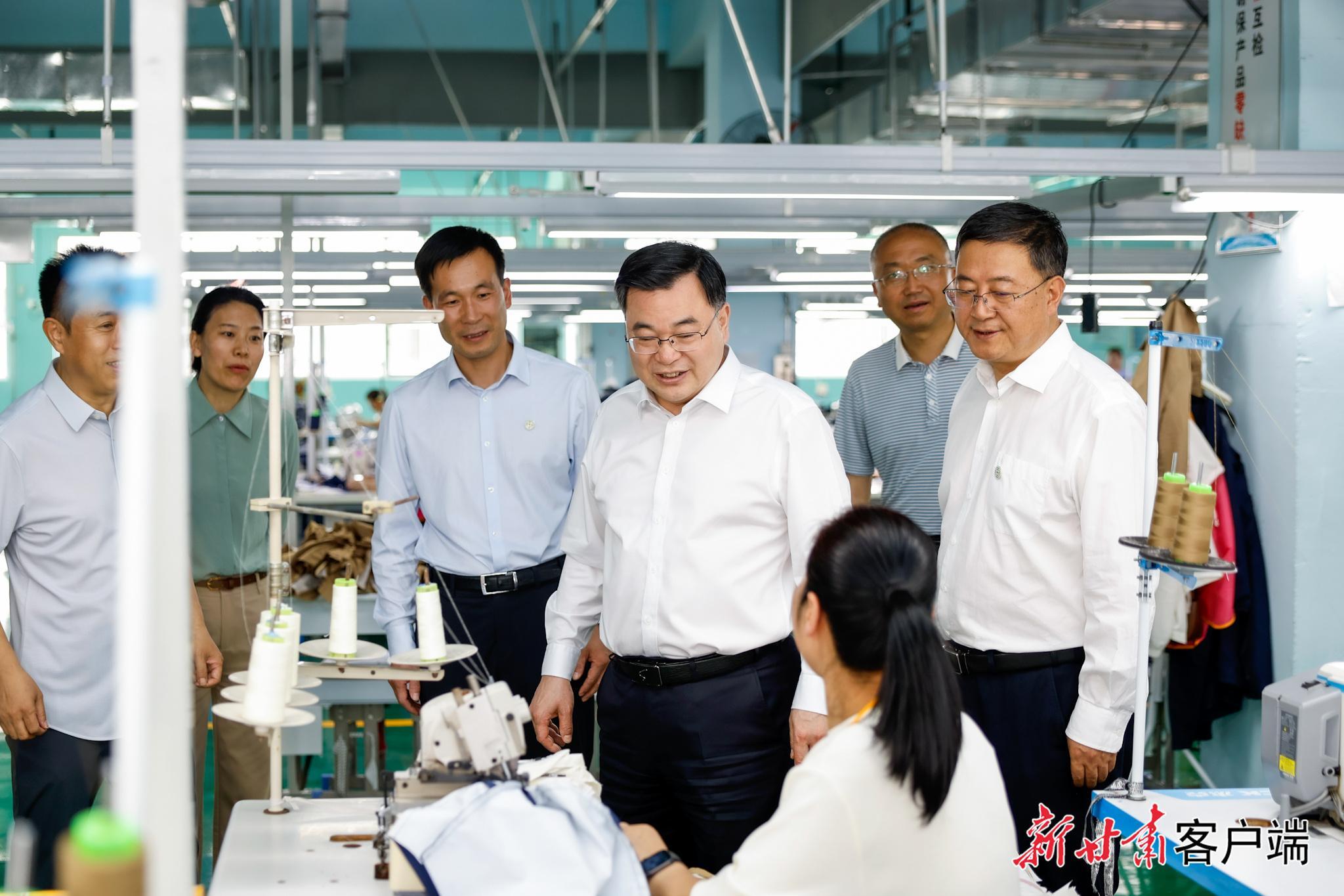 胡昌升在定西市調(diào)研時強(qiáng)調(diào)：抓產(chǎn)業(yè)促就業(yè)帶動群眾增收致富 固成果防返貧做大做強(qiáng)縣域經(jīng)濟(jì)